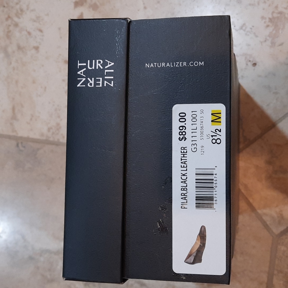 Like New Naturalizers 8.5